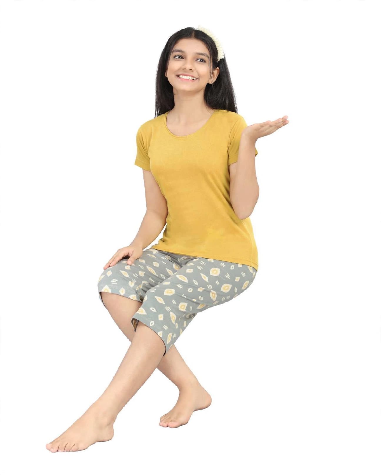 Its two-piece casual loungewear and nightwear set designed for comfort and everyday home wear